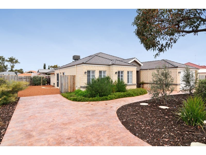 4 Rosella Way, Coodanup WA 6210