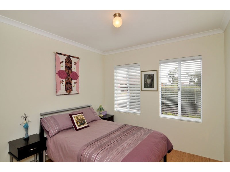 4 Rosella Way, Coodanup WA 6210