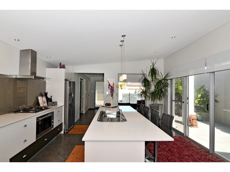 13 Mandjar Lane, Wannanup WA 6210