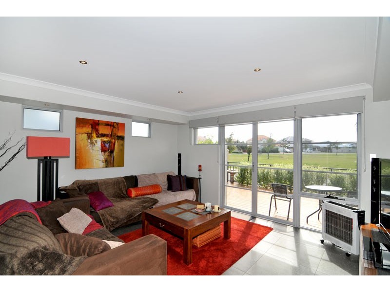 13 Mandjar Lane, Wannanup WA 6210