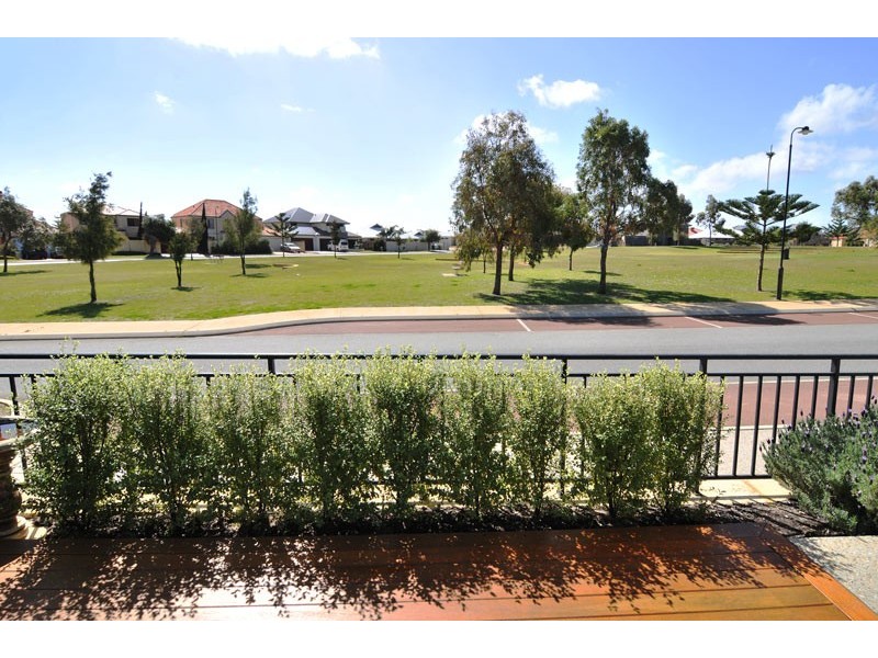 13 Mandjar Lane, Wannanup WA 6210