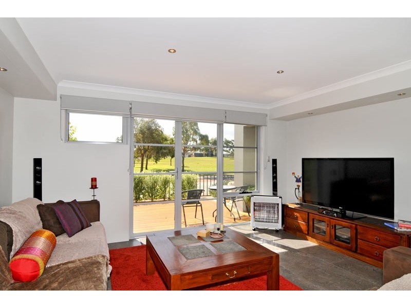 13 Mandjar Lane, Wannanup WA 6210