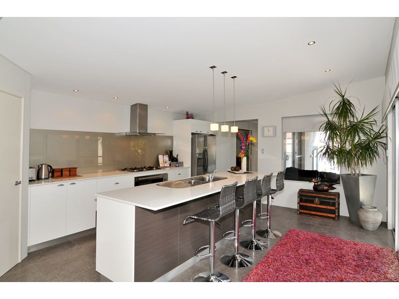 13 Mandjar Lane, Wannanup WA 6210