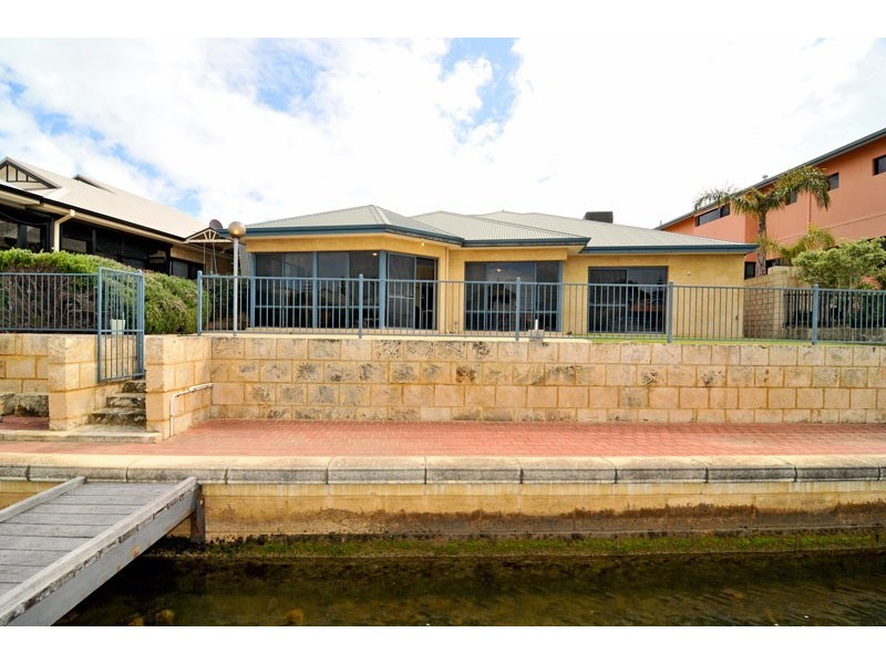 42 Aztec Island Retreat, Halls Head WA 6210