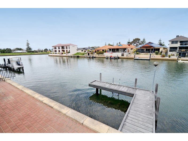 42 Aztec Island Retreat, Halls Head WA 6210