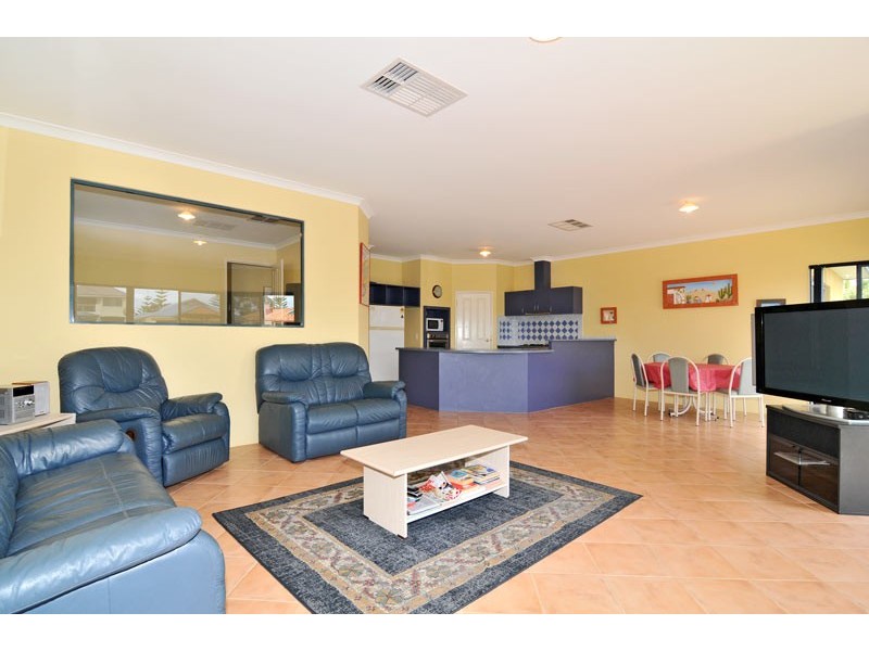 42 Aztec Island Retreat, Halls Head WA 6210