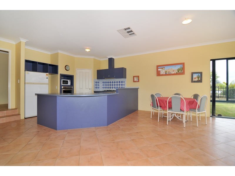 42 Aztec Island Retreat, Halls Head WA 6210