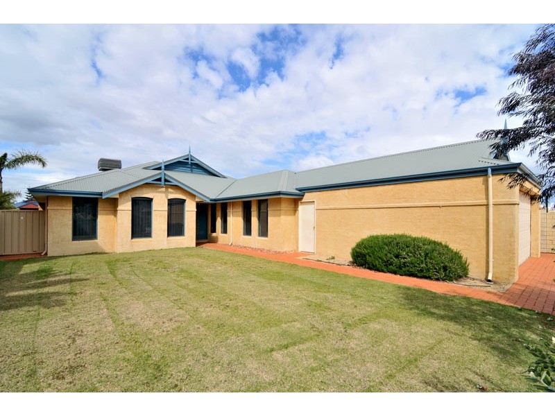 42 Aztec Island Retreat, Halls Head WA 6210