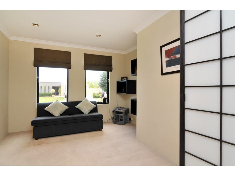 18 Cohen Vista, Lakelands WA 6180