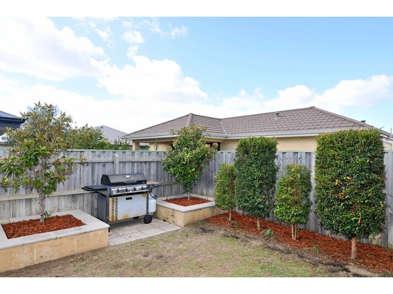 18 Cohen Vista, Lakelands WA 6180