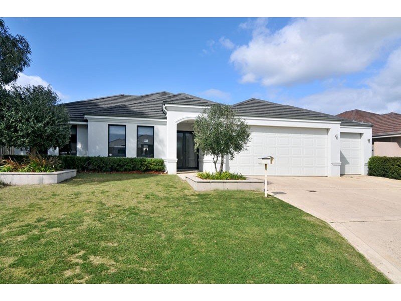 18 Cohen Vista, Lakelands WA 6180