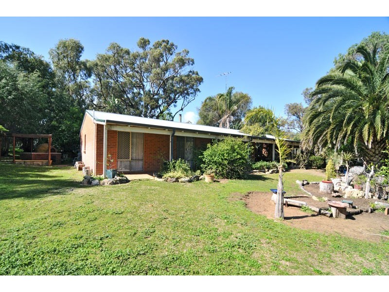 23 Raywood Road, Bouvard WA 6211