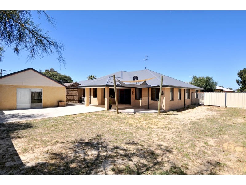 11 Eddy Street, Coodanup WA 6210