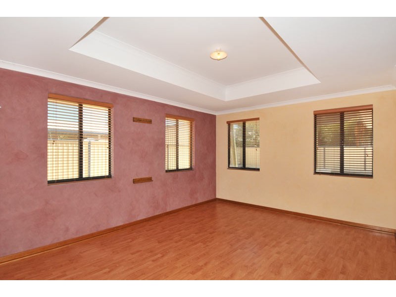 11 Eddy Street, Coodanup WA 6210