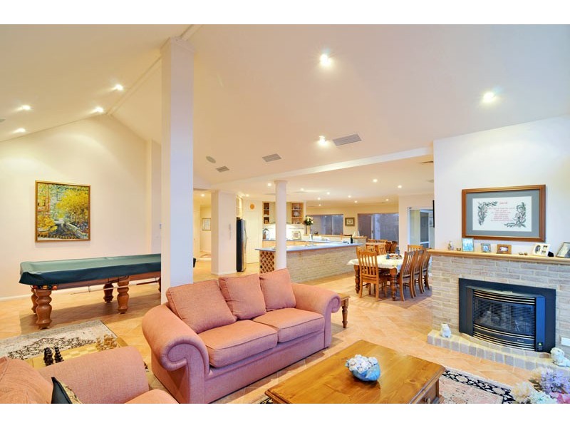 42 Banksia Terrace, South Yunderup WA 6208