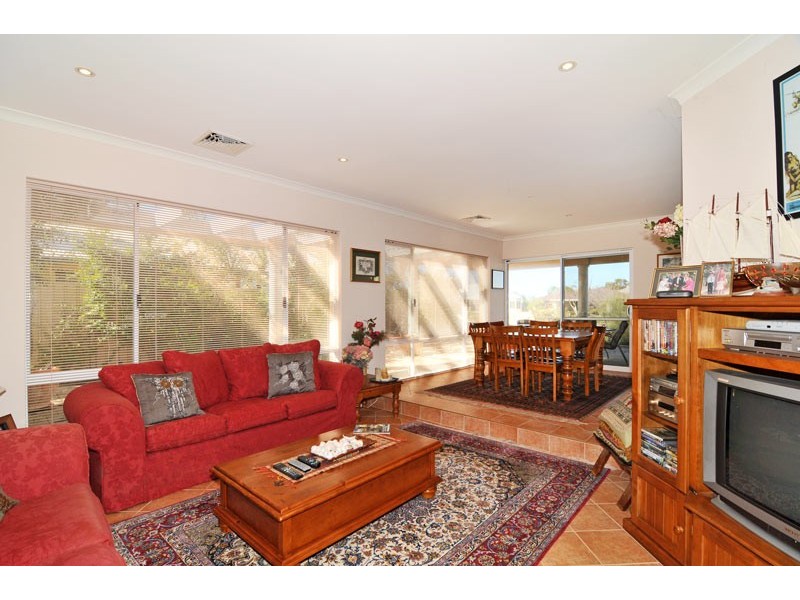 42 Banksia Terrace, South Yunderup WA 6208