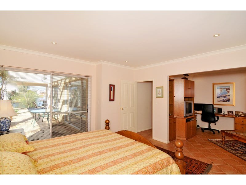 42 Banksia Terrace, South Yunderup WA 6208