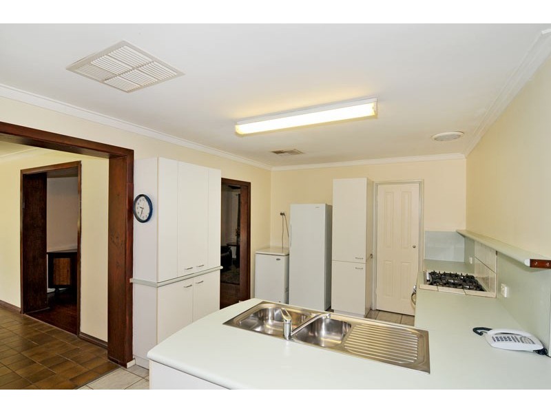 11 Balwina Road, Greenfields WA 6210