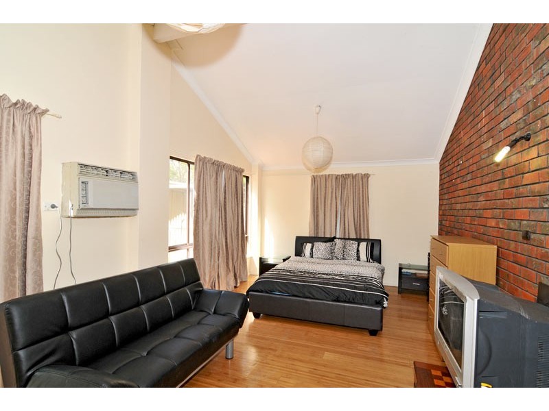 11 Balwina Road, Greenfields WA 6210