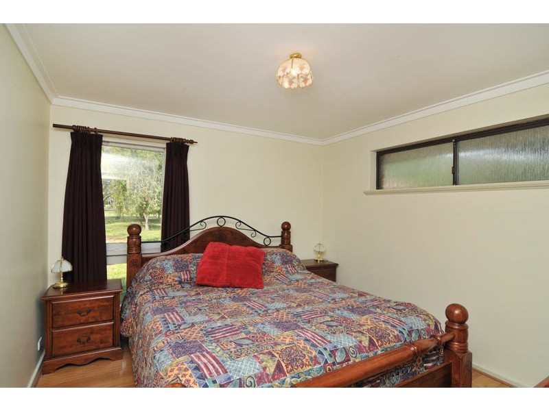 11 Balwina Road, Greenfields WA 6210