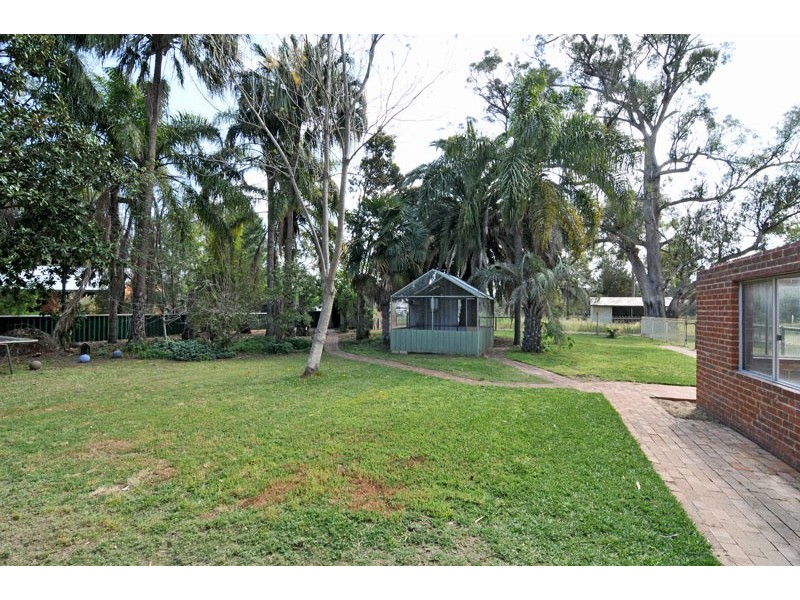 11 Balwina Road, Greenfields WA 6210