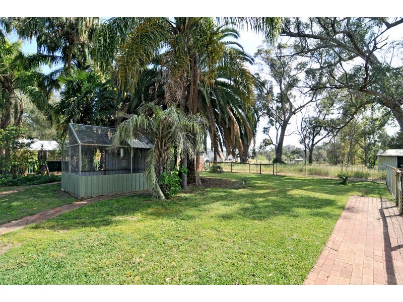 11 Balwina Road, Greenfields WA 6210