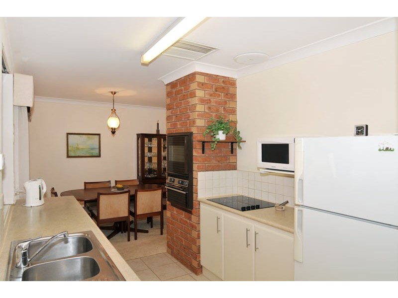 12 Honeysuckle Ramble, Halls Head WA 6210