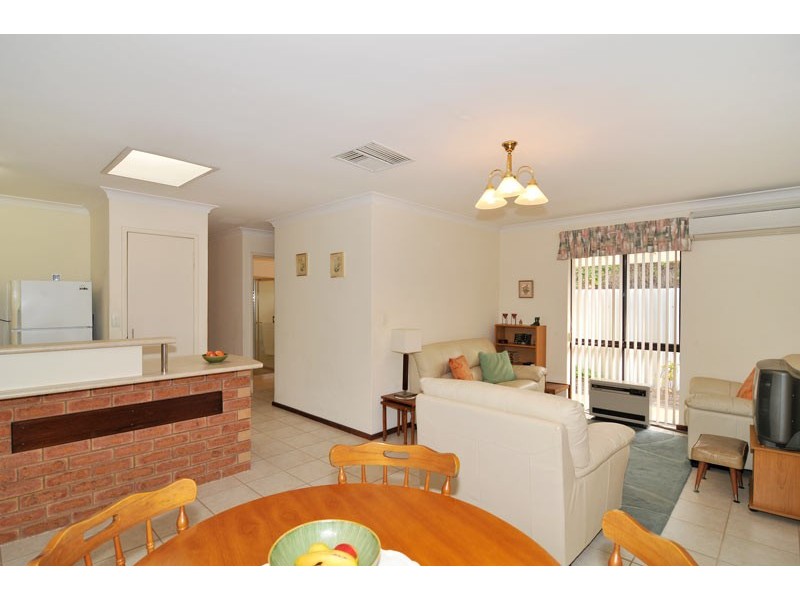 12 Honeysuckle Ramble, Halls Head WA 6210