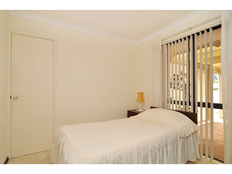 12 Honeysuckle Ramble, Halls Head WA 6210