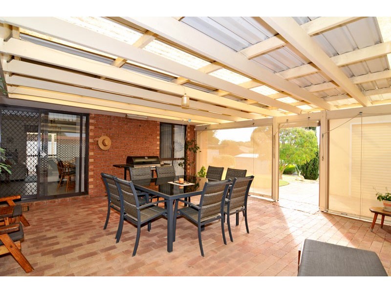 12 Honeysuckle Ramble, Halls Head WA 6210