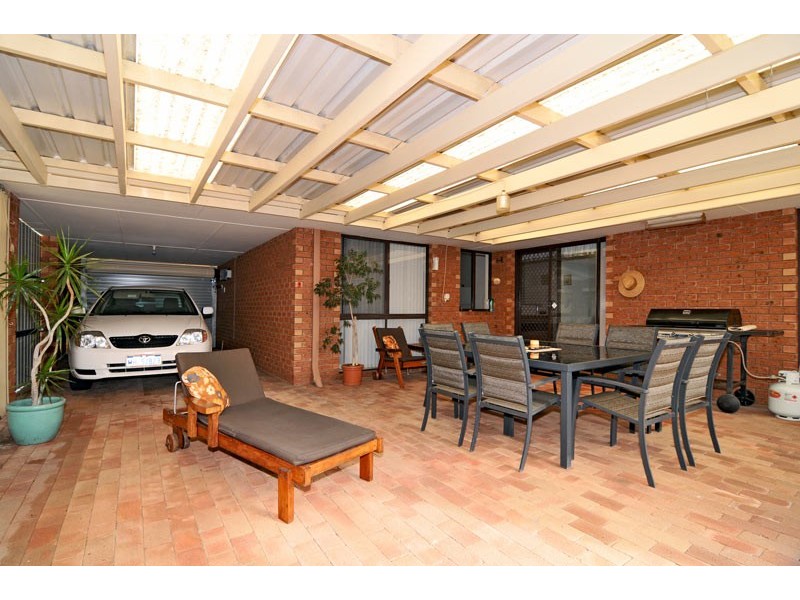 12 Honeysuckle Ramble, Halls Head WA 6210