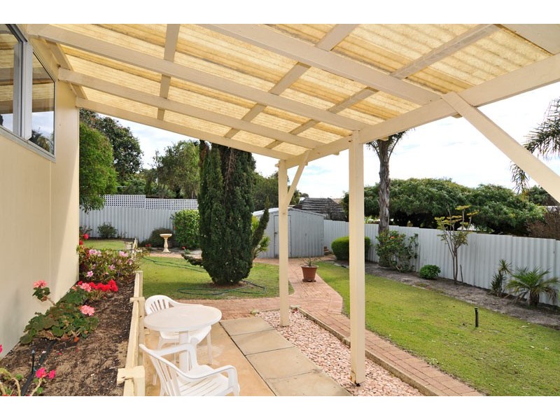 12 Honeysuckle Ramble, Halls Head WA 6210