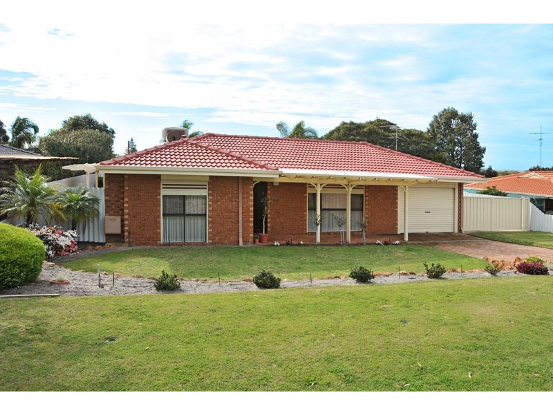 12 Honeysuckle Ramble, Halls Head WA 6210