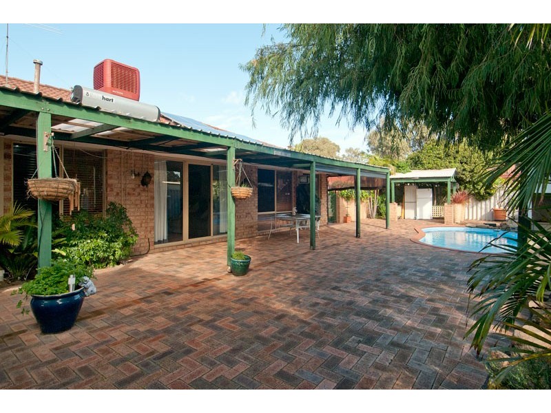 32 Fairway Crescent, Meadow Springs WA 6210