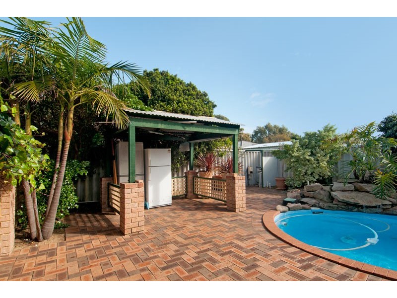 32 Fairway Crescent, Meadow Springs WA 6210