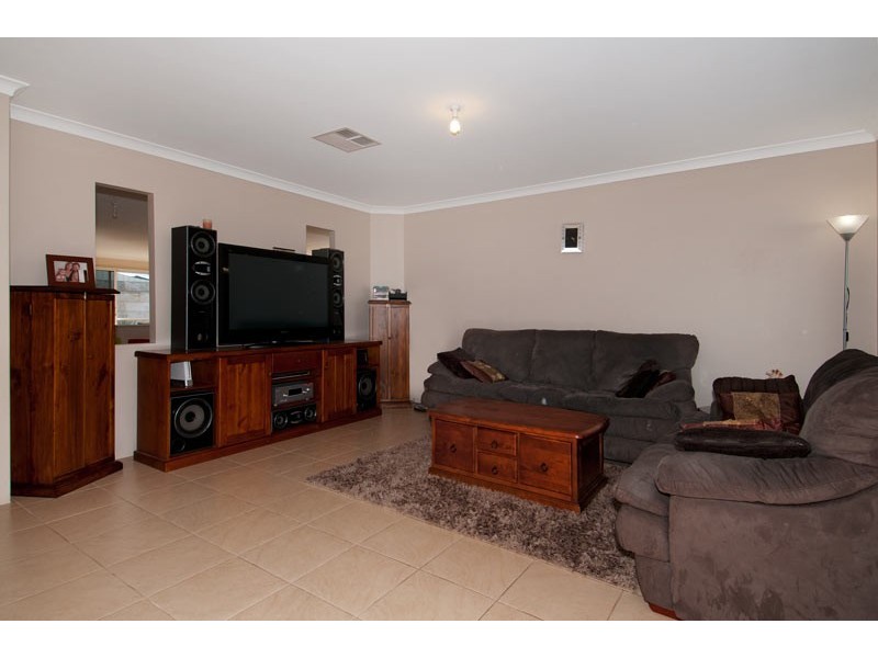 13 Myalla Pass, Lakelands WA 6180