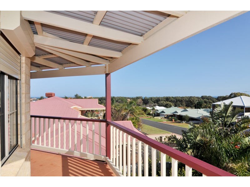 7 Carabeen Place, Halls Head WA 6210