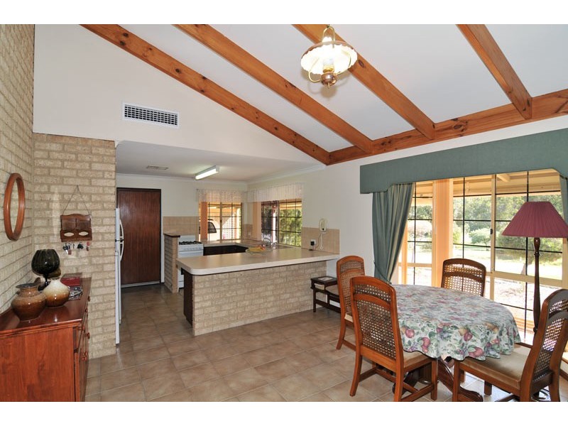 4 White Hill Road, Bouvard WA 6211