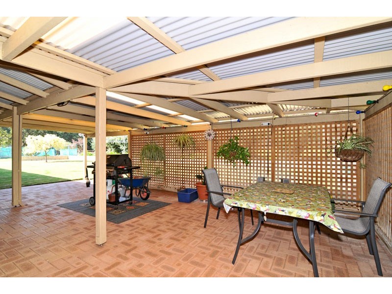 4 White Hill Road, Bouvard WA 6211