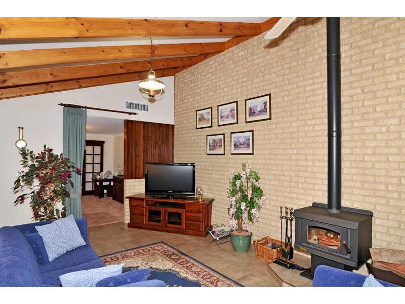 4 White Hill Road, Bouvard WA 6211