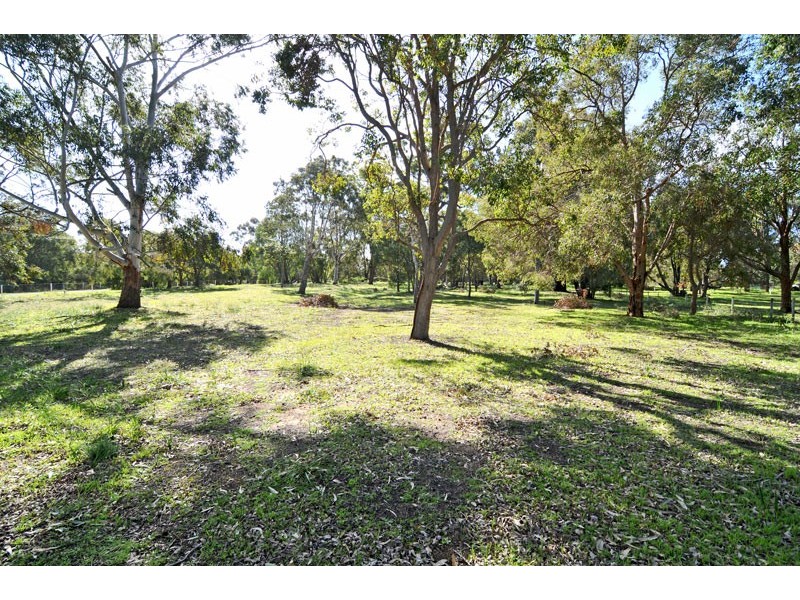 4 White Hill Road, Bouvard WA 6211