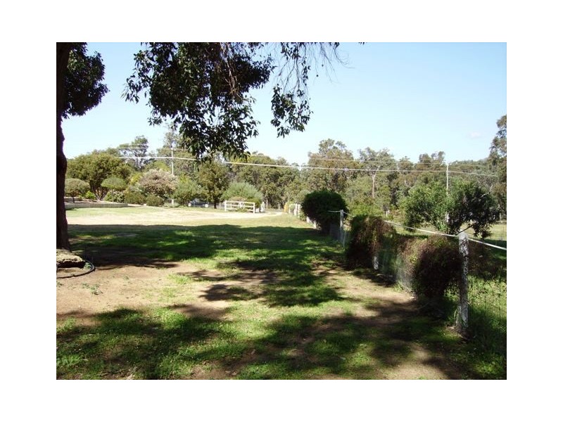 4 White Hill Road, Bouvard WA 6211