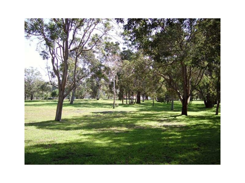 4 White Hill Road, Bouvard WA 6211