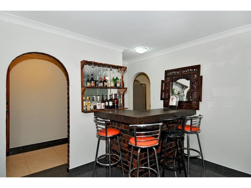 4 McMahon Court, Halls Head WA 6210