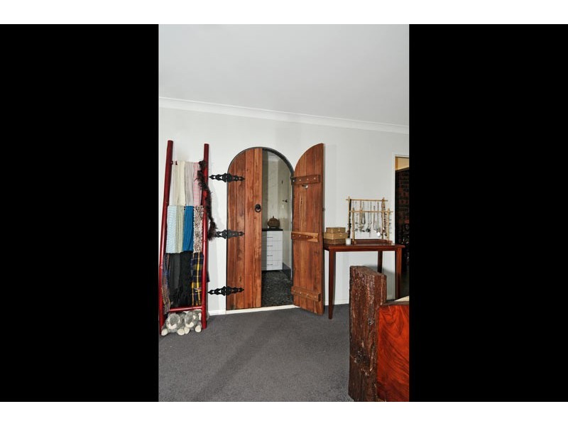 4 McMahon Court, Halls Head WA 6210