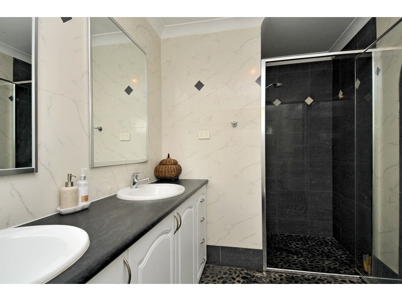 4 McMahon Court, Halls Head WA 6210