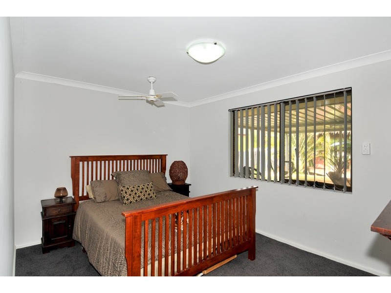 4 McMahon Court, Halls Head WA 6210