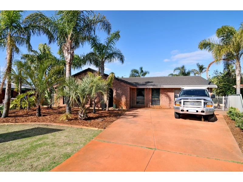 4 McMahon Court, Halls Head WA 6210