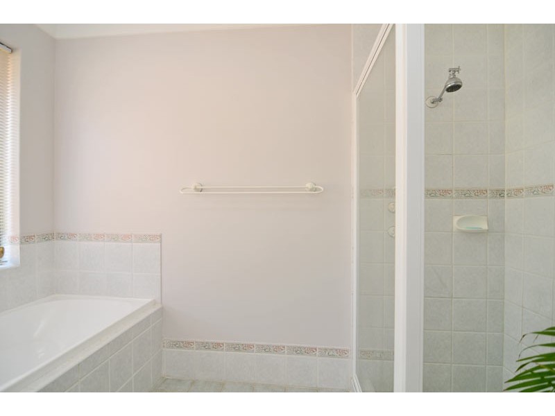 6 Brouwer Trail, Dudley Park WA 6210