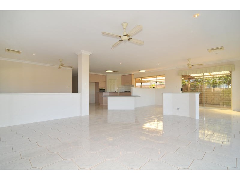 18 Heron Place, South Yunderup WA 6208